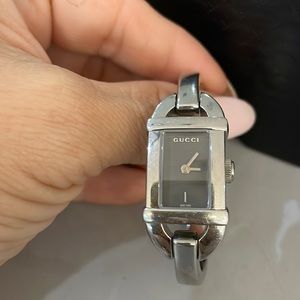 Gucci 6800 Diamond Dial Stainless Steel Good Used Preowned Condition